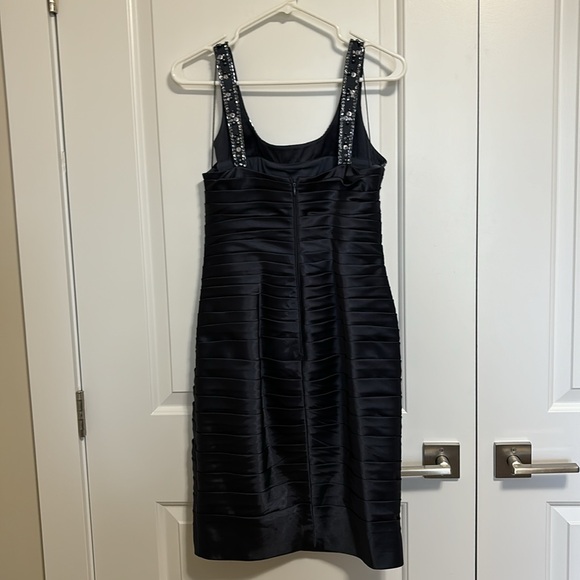 Adrianna Papell collection blue dress, size large includes a shawl - Picture 5 of 9